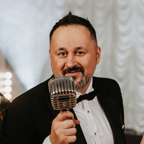 DJ wodzirej prowadzący zabawy weselne